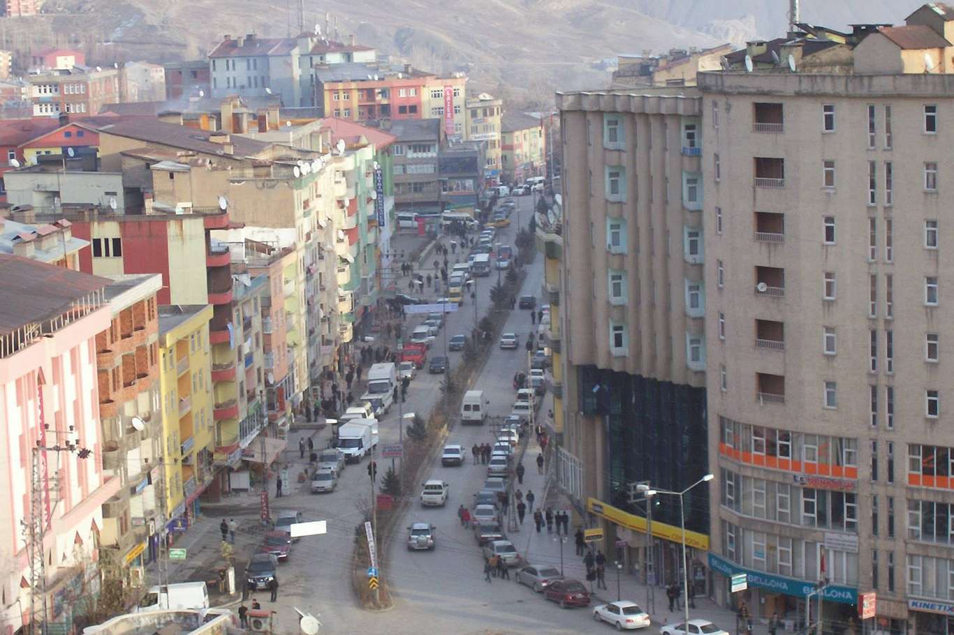 Hakkari’de eylem ve gösterilere süreli yasak Hakkari’de eylem ve gösterilere süreli yasak